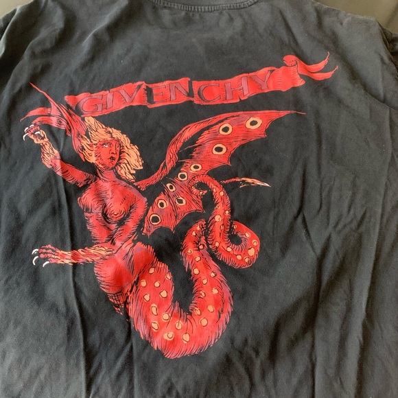 Givenchy - Picture 5 of 7